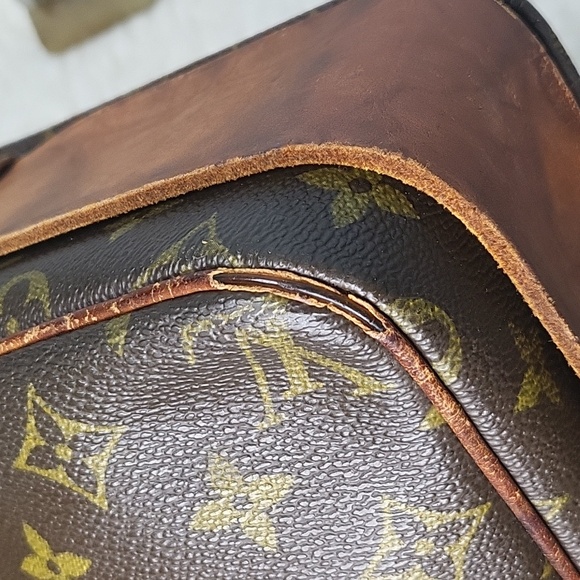 Louis Vuitton Cartouchiere GM Monogram Crossbody Bag Vintage (Largest Version) - Picture 11 of 17